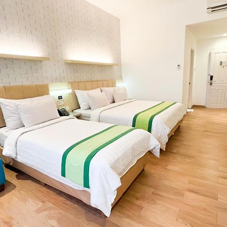 Hotel Wisata Niaga Campus Purwokerto Exterior photo